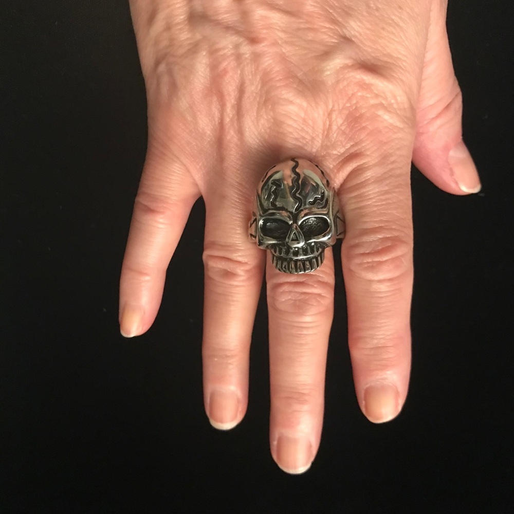 Skeleton Head Ring - Picture 3 of 3